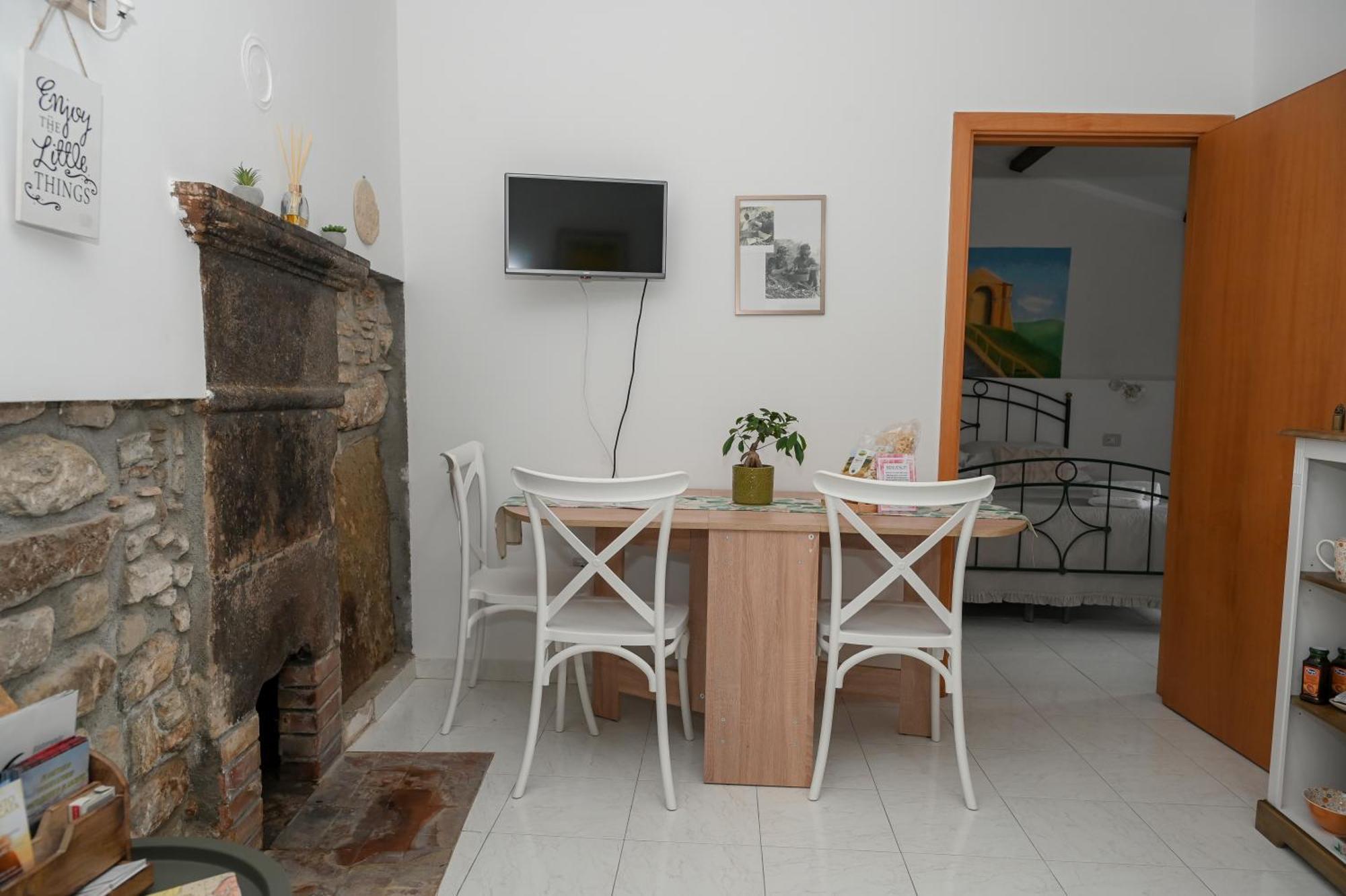 Karlin'S House Anzi - Albergo Diffuso Exterior photo